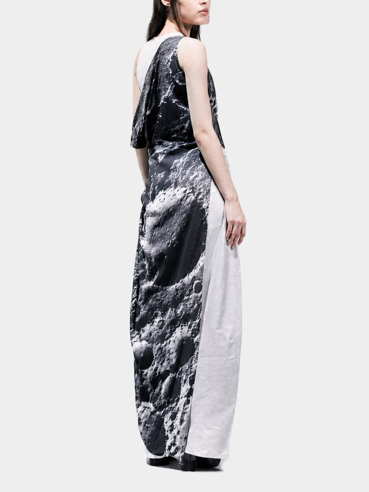 Moon Top by Irina Voinea, asymmetric long viscose twill top with side slit, studio image 4